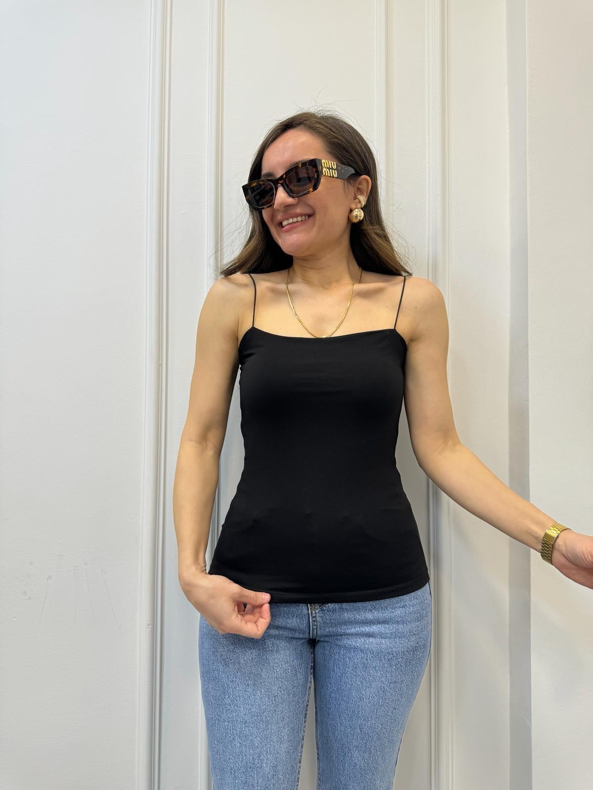 Siyah İp Askılı Atlet