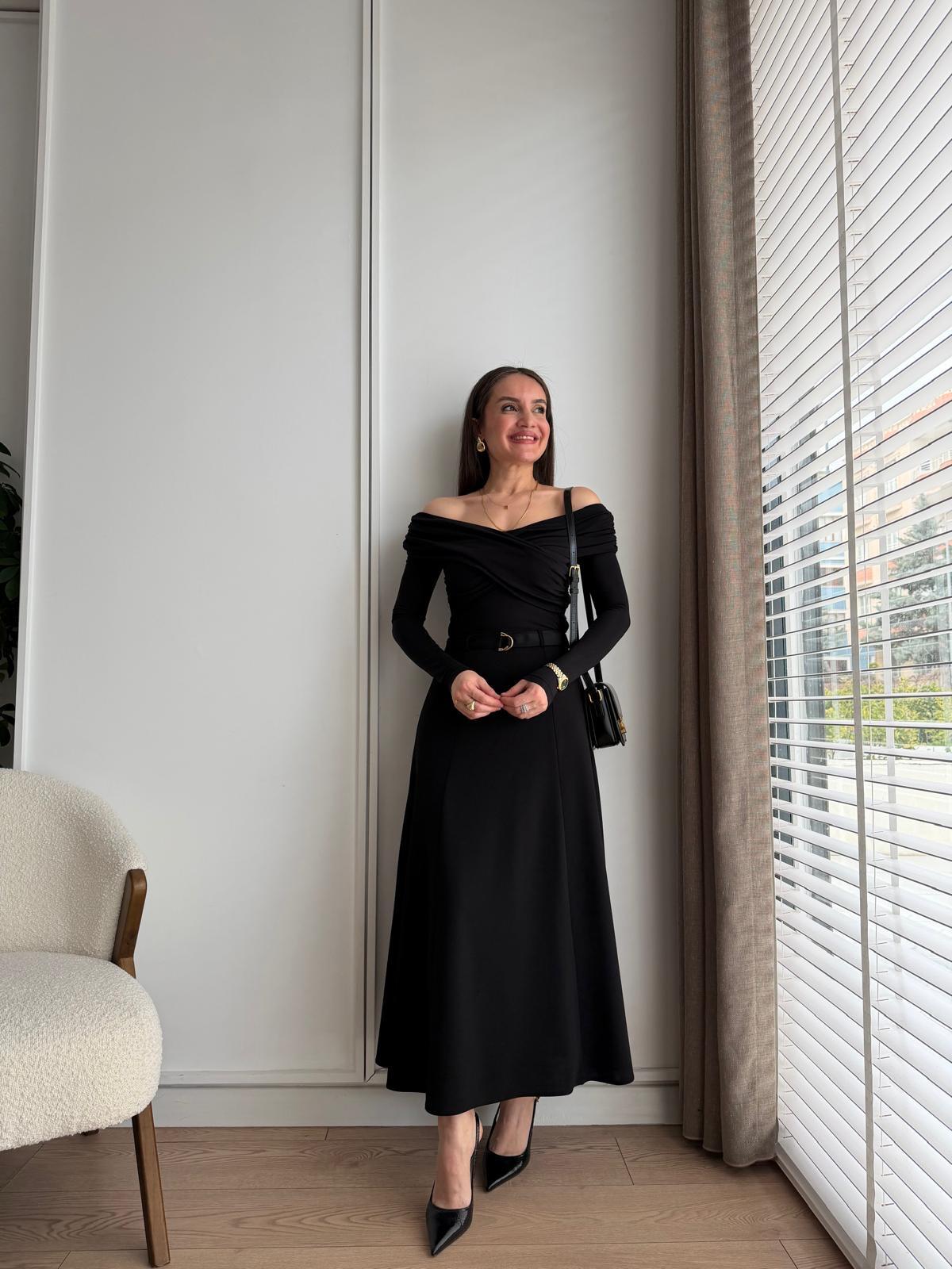 Siyah Madonna Yaka Kemerli Elbise 37173