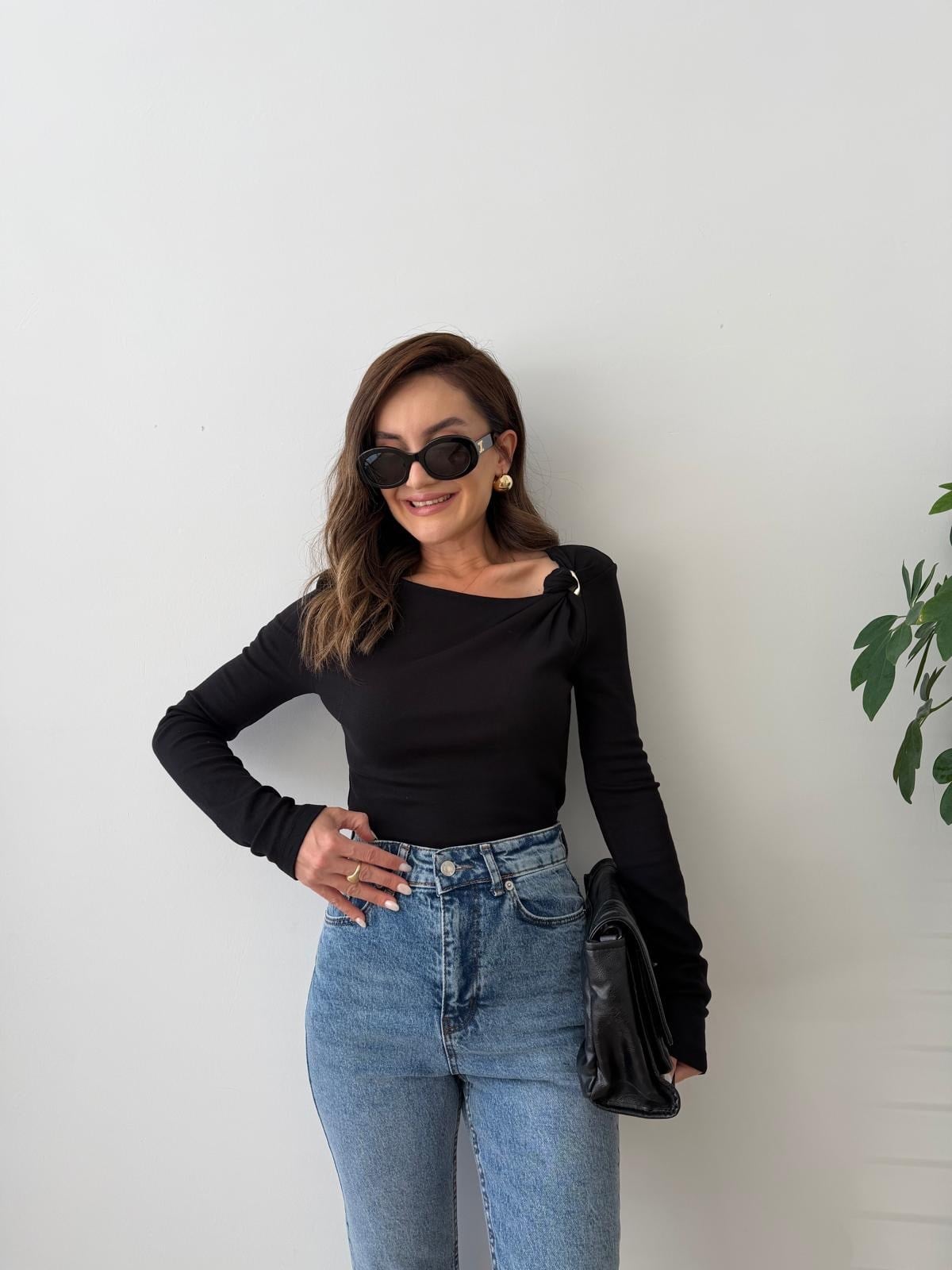 Siyah Omuz Detaylı Bluz 17299