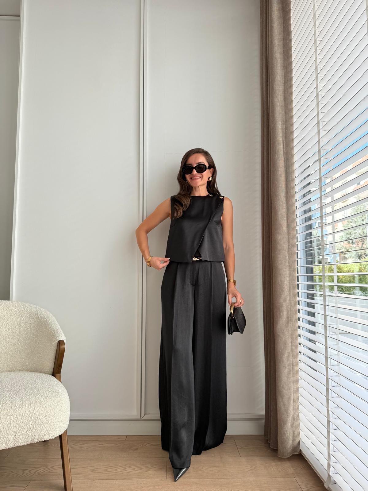Siyah Parlak Kumaş Kemerli Pantolon Bluz Takım 17028