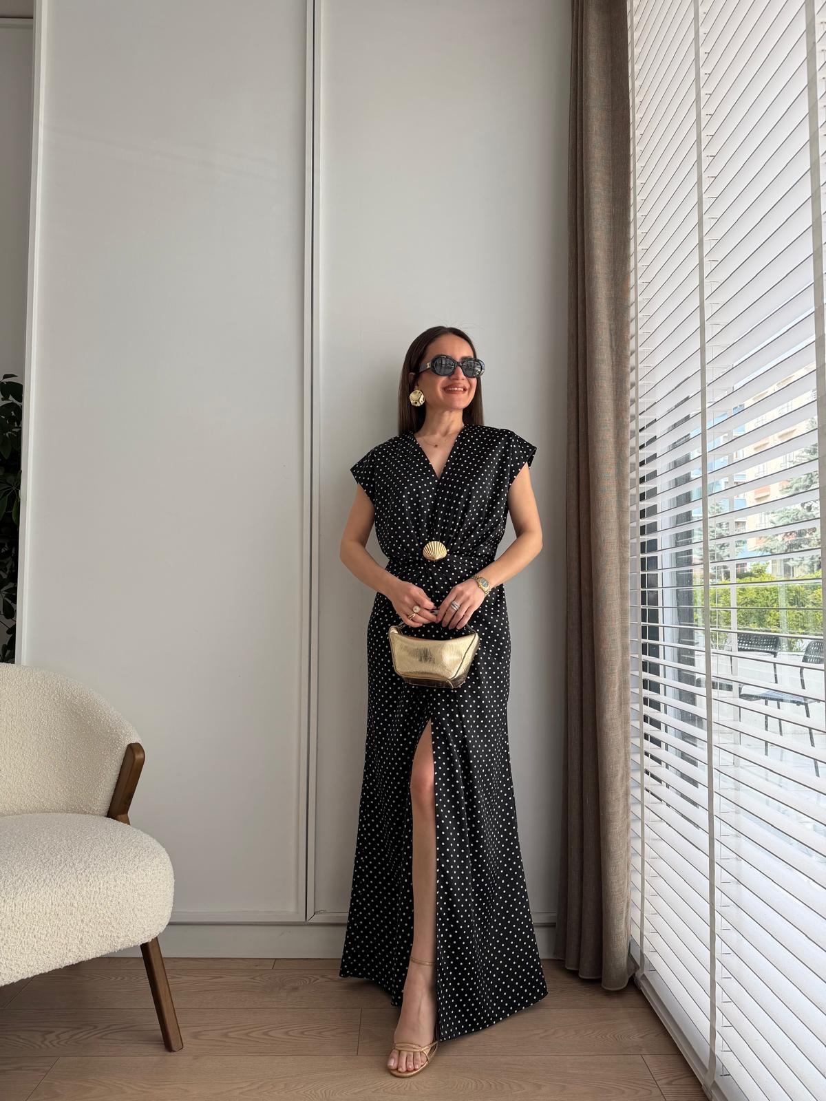 Siyah Puantiyeli V Yaka Toka Detaylı Elbise 261680