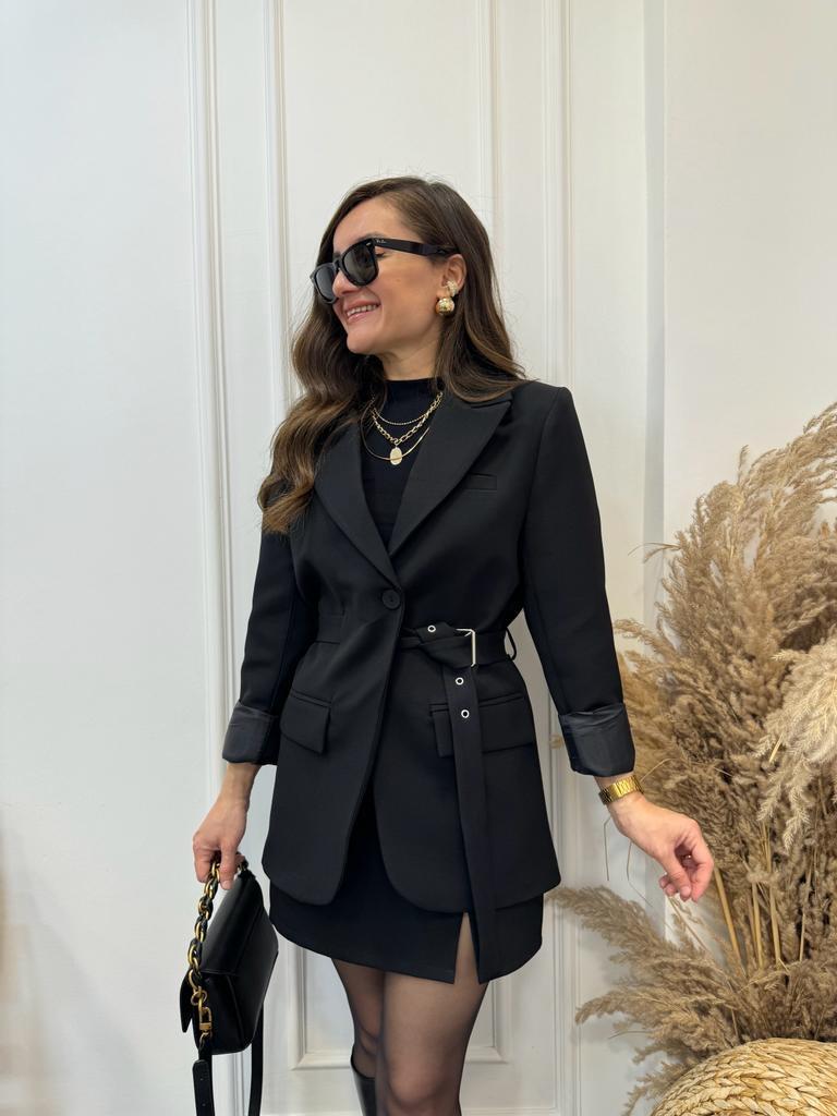 Siyah Tek Düğme Kemer Detaylı Blazer Ceket 9367