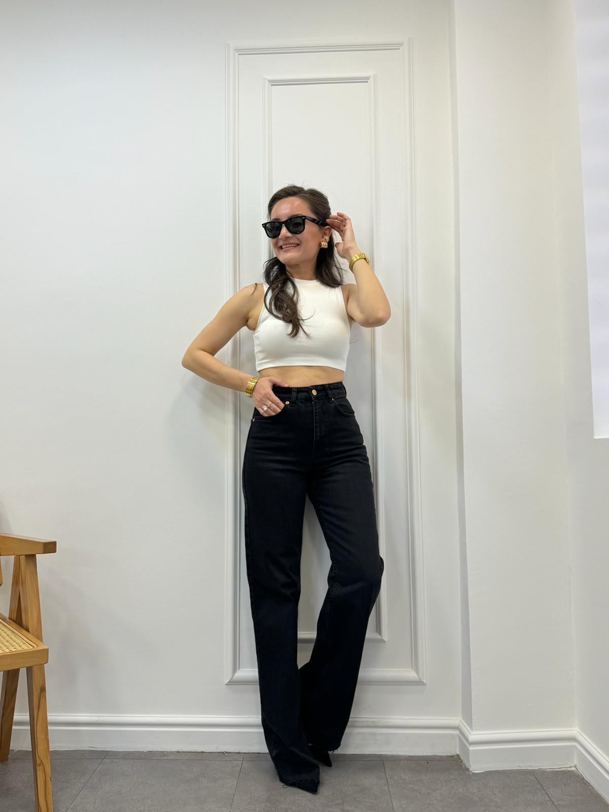 Siyah Ultra Yüksek Bel Paçası Kesik Straight Leg Jean 1010