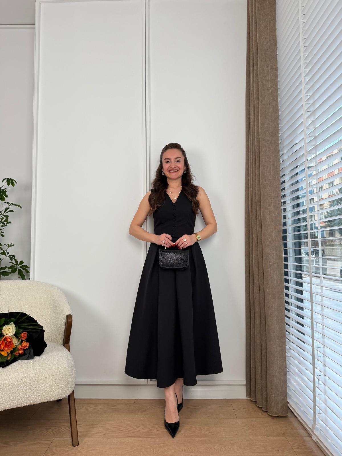 Siyah V Yaka Düğme Detaylı Midi Boy Elbise 1201