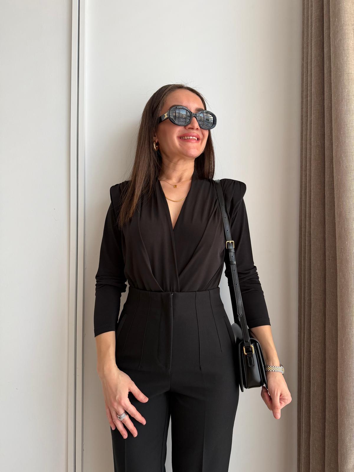 Siyah Vatkalı Kruvaze Yaka Bodysuit 6001