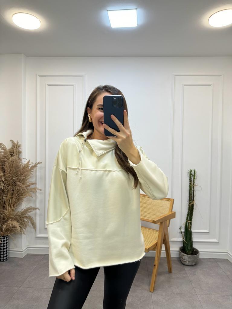 Taş Deri Detaylı Boğazlı Sweatshirt 27265