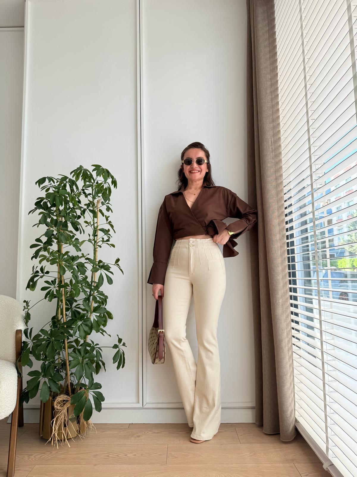 Taş Yüksek Bel Pensli İspanyol Paça Jean 7021