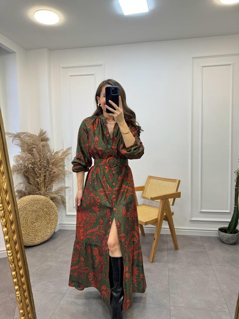 Zümrüt Yeşili Turuncu Desenli Kemerli Hakim Yaka Elbise 035