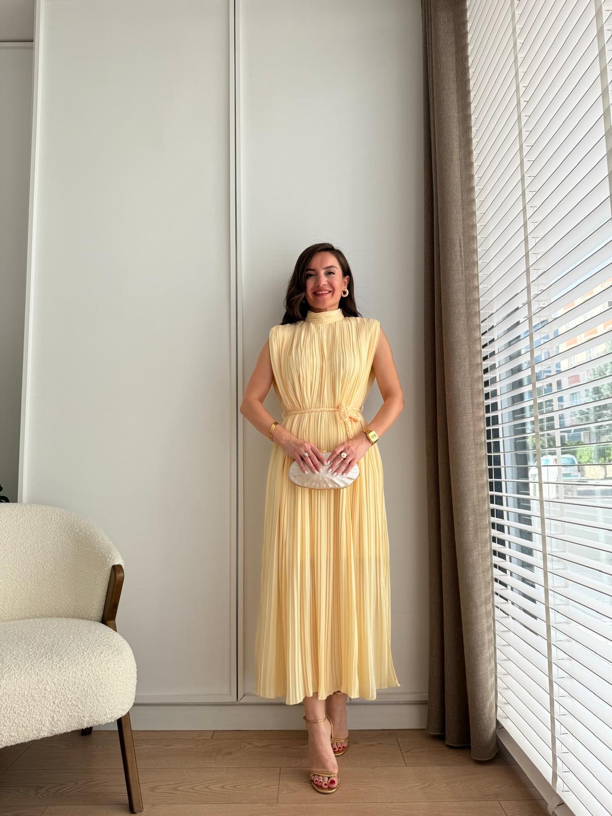 Açık sarı Piliseli Örgü Kemerli Şifon Elbise 6146