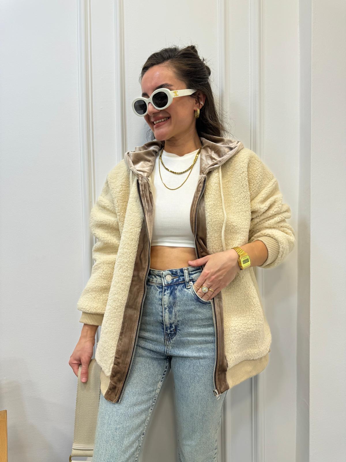 Bej Kadife Garnili Kapüşonlu Peluş Mont 23525