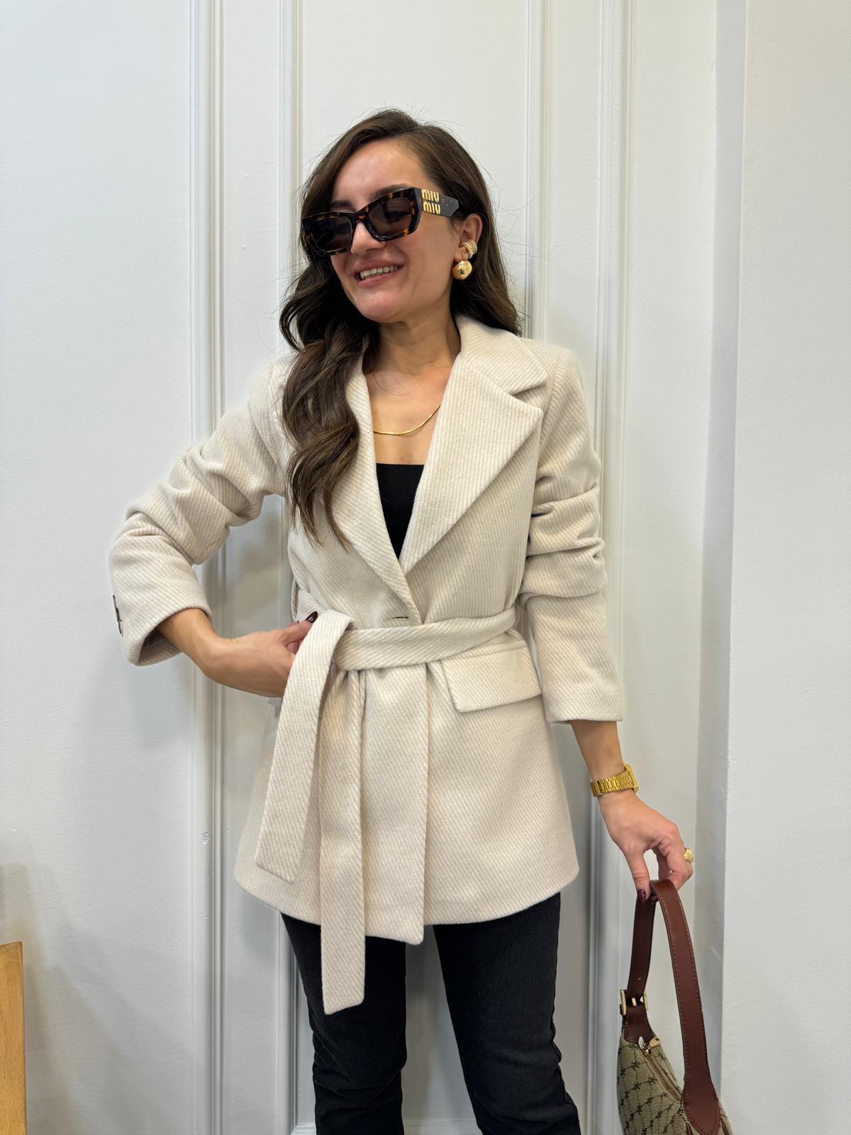 Bej Kendinden Desenli Kaşe Kuşaklı Blazer Ceket 2046