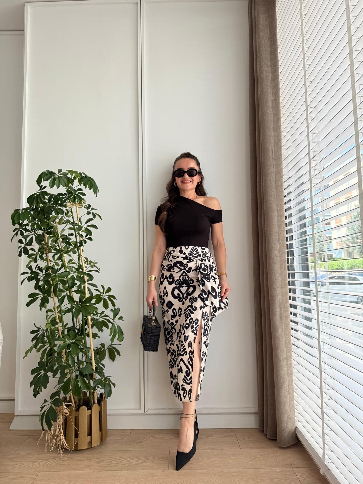 Bej Önü Bağlama Detaylı Yırtmaçlı Keten Etek 03348