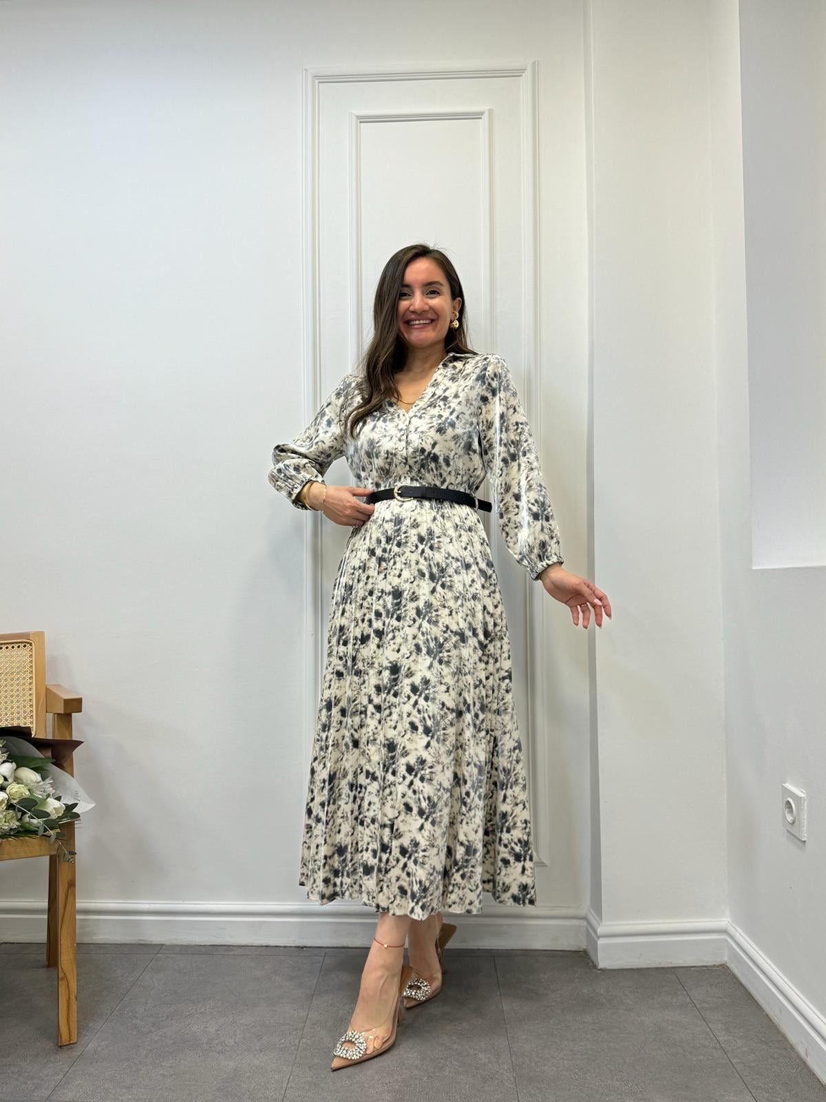 Bej Renkli Parlak Desenli Piliseli Elbise 6032