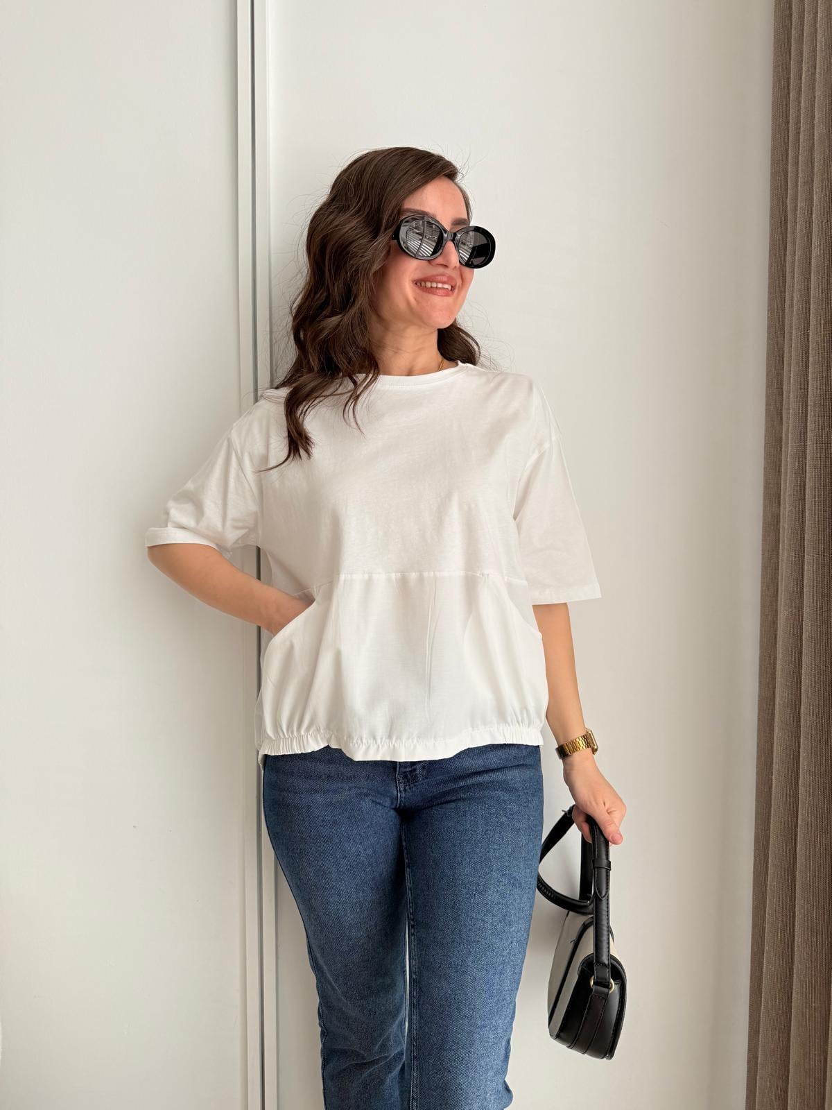 Beyaz Arkası Düğme Detaylı Cepli Tshirt 28678