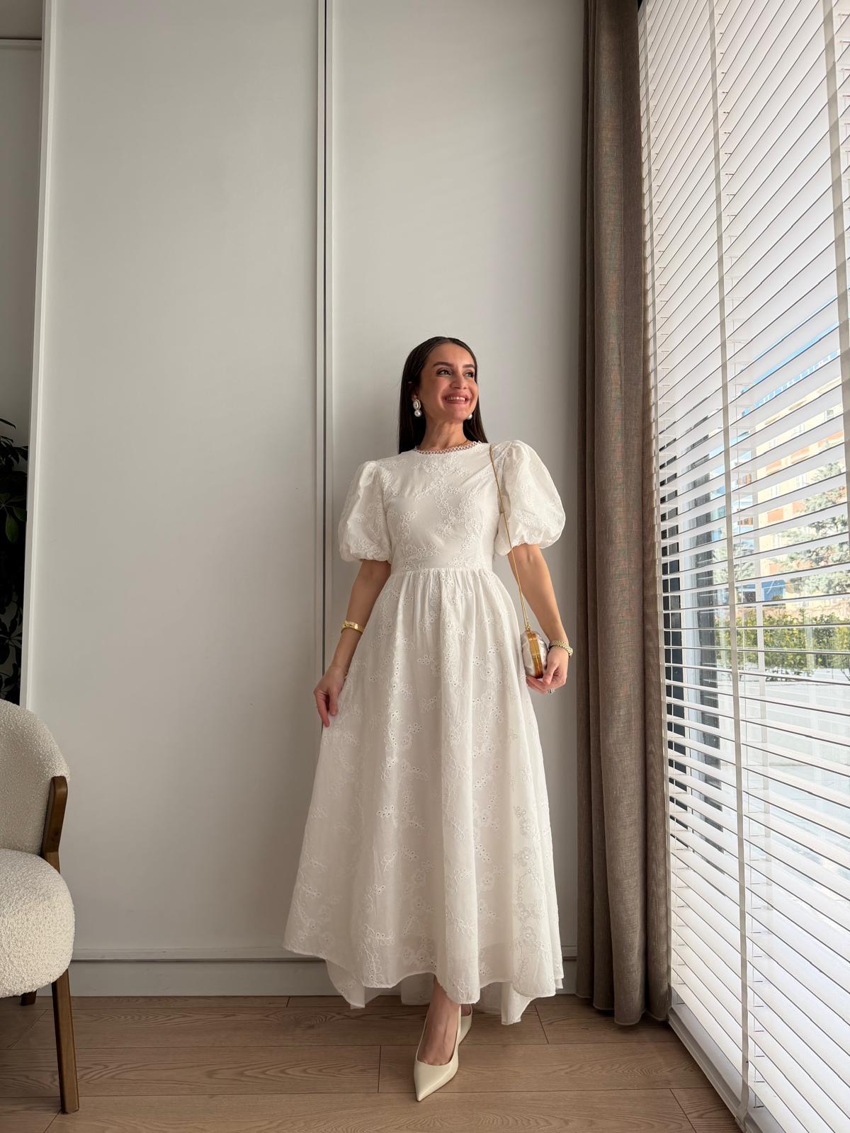 Beyaz Bağlama Detaylı Midi Boy Brode Elbise 8235