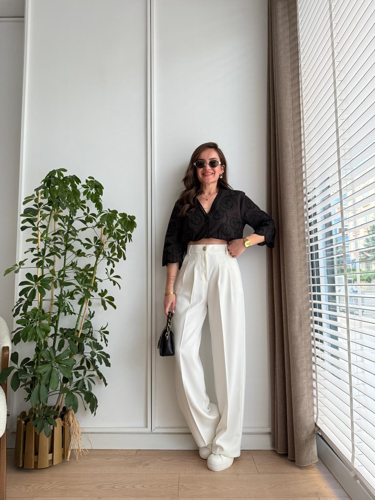 Beyaz Beli Lastikli Gold Düğmeli Palazzo Pantolon 4386