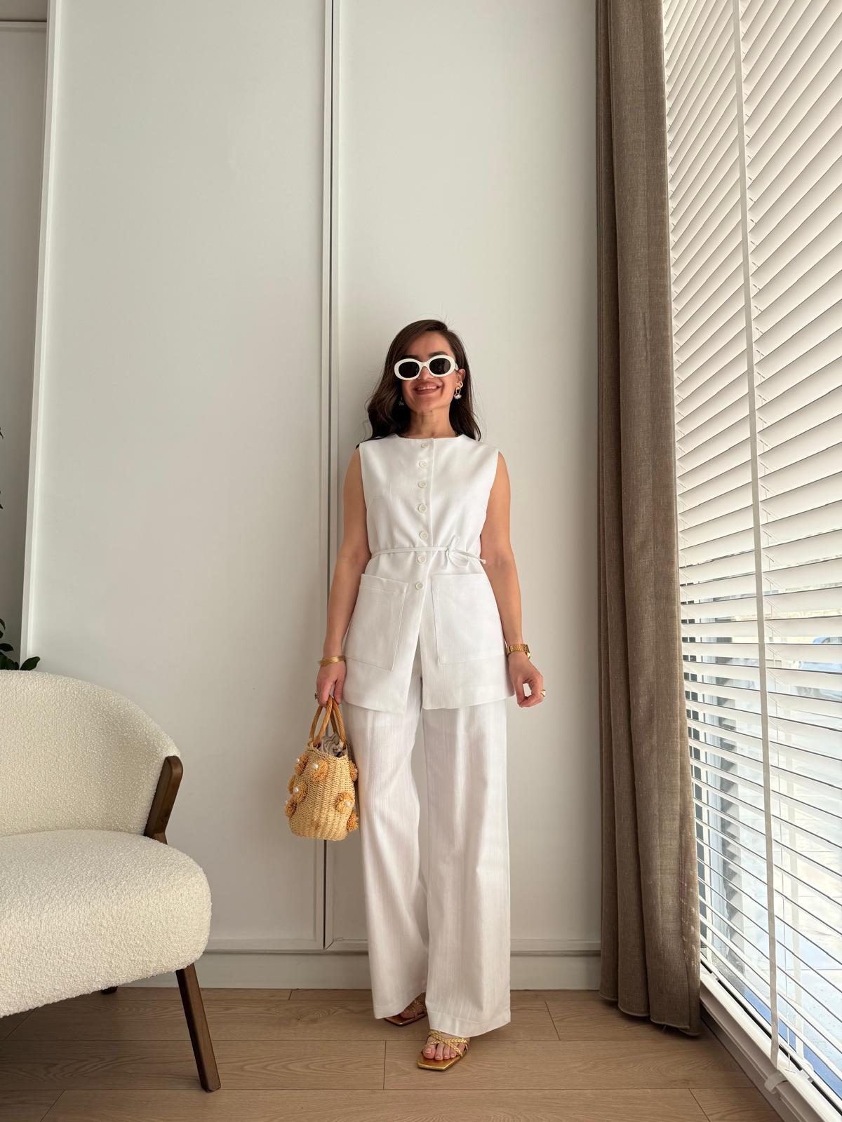 Beyaz Çift Cepli Bağlamalı Yelek Pantolon Takım 8602