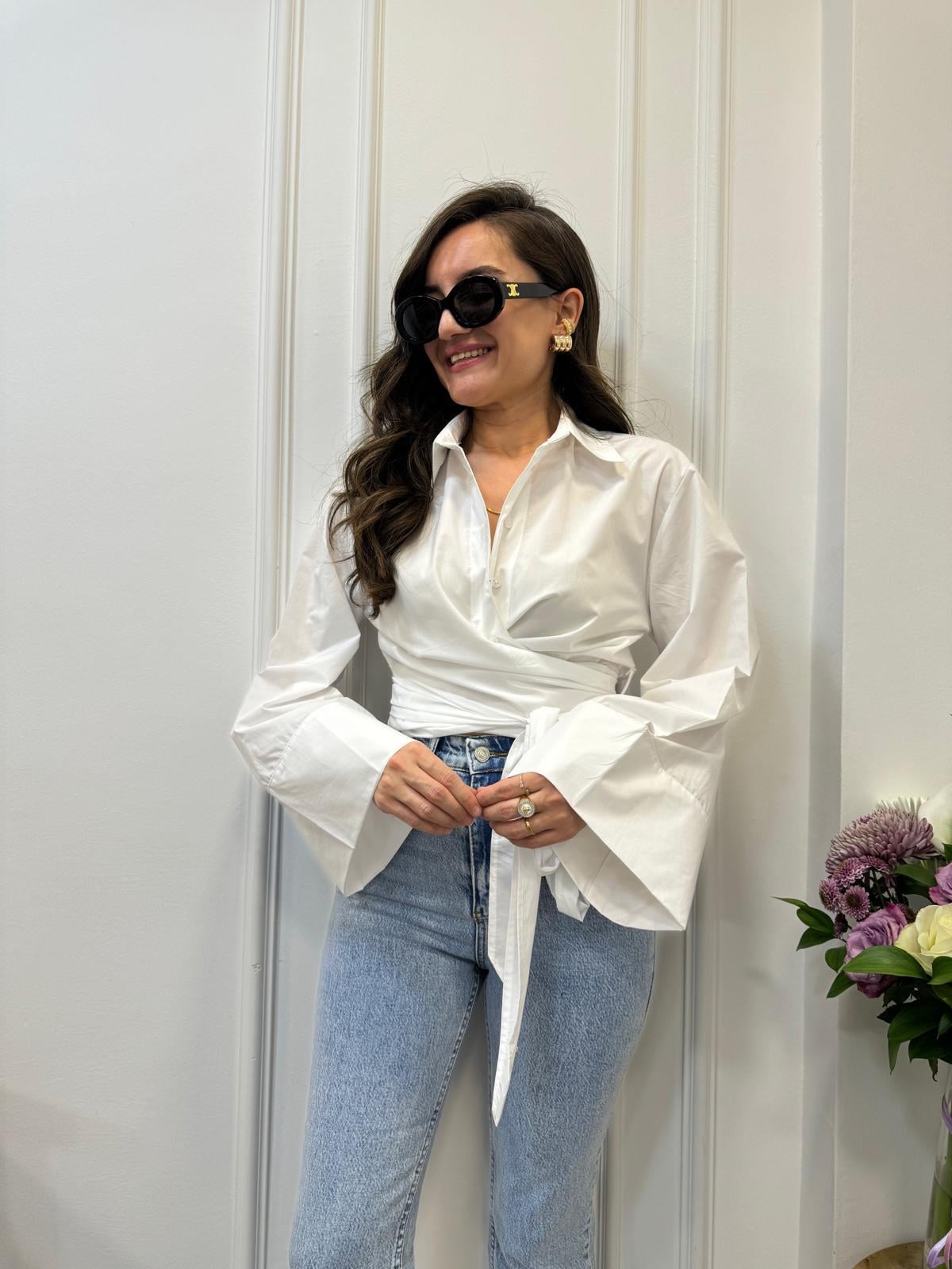 Beyaz İspanyol Kol Bağlama Detaylı Gömlek 3107