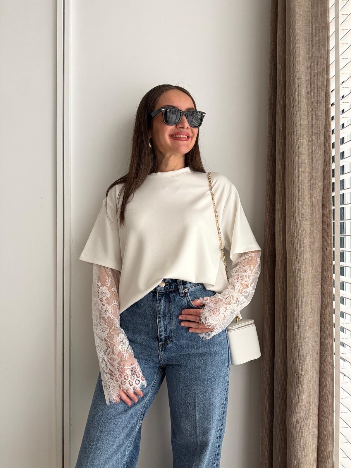 Beyaz Kol Dantel Detaylı Tshirt 1049