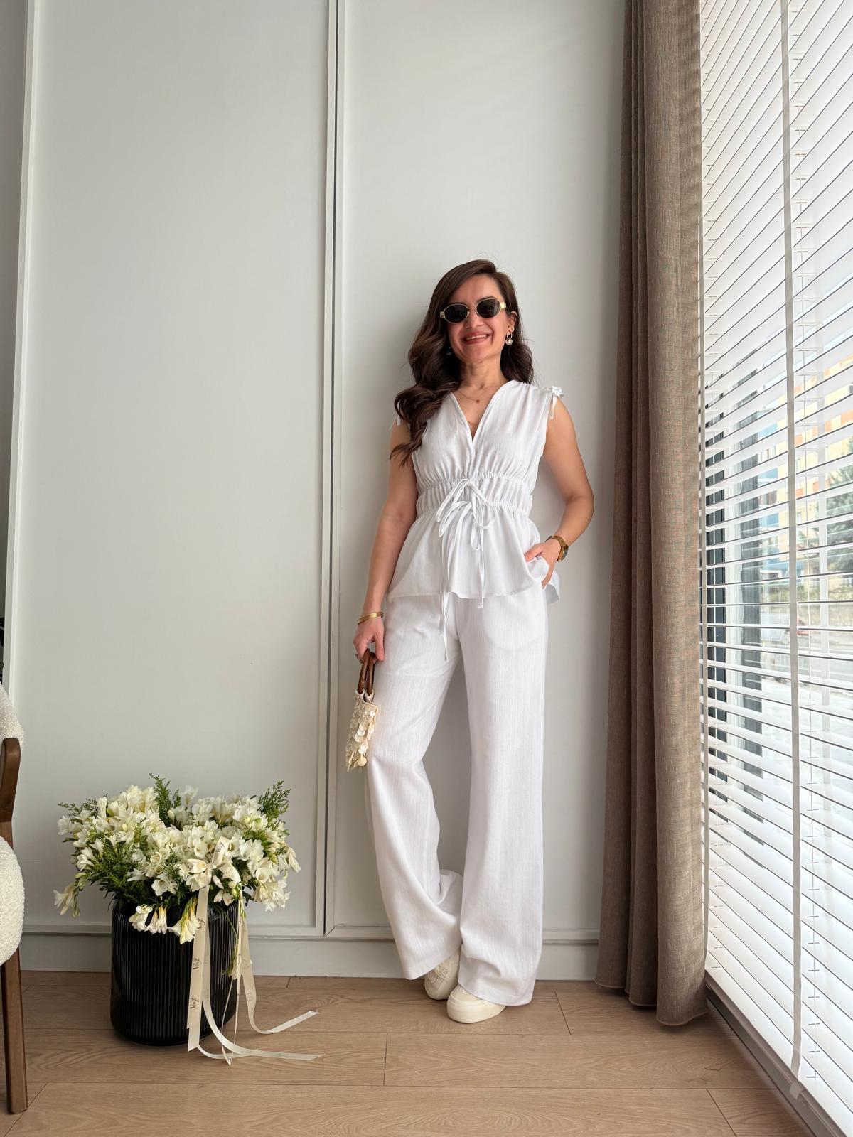 Beyaz Omuz Bel Bağlama Detaylı Bluz Pantolon Takım 8612