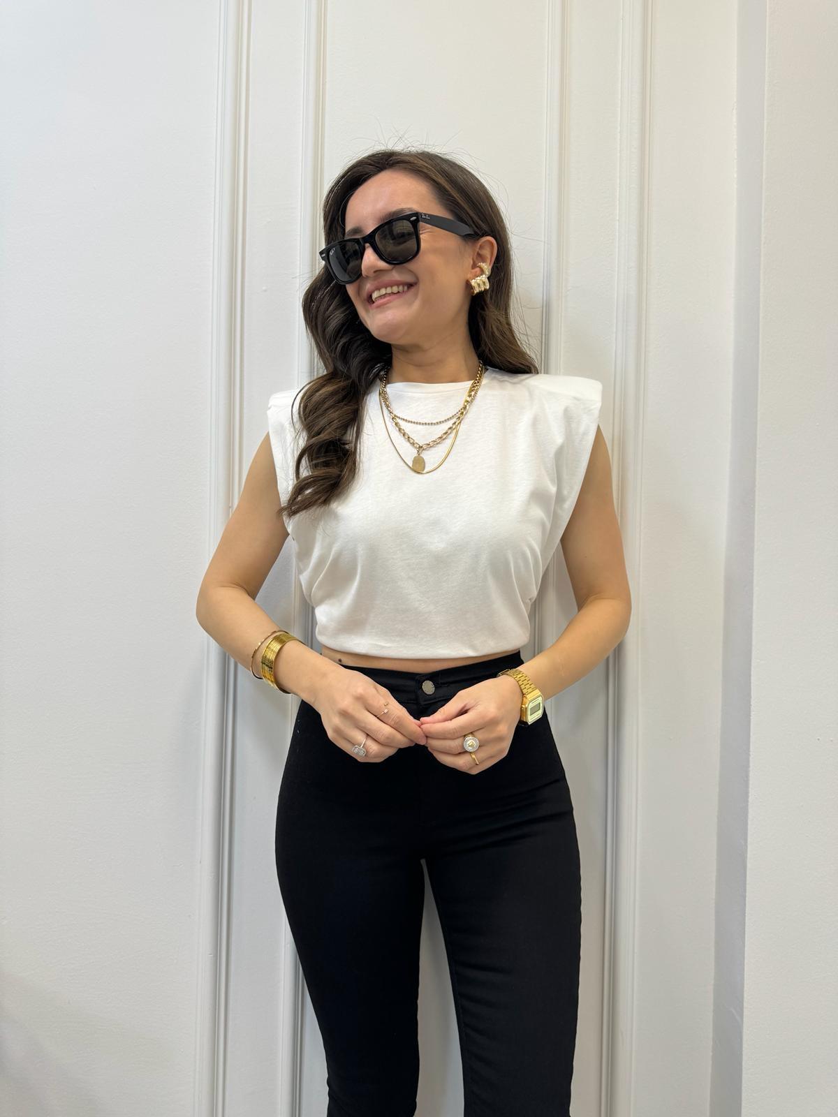 Beyaz Omuz Vatkalı Oversize Tişört 1215