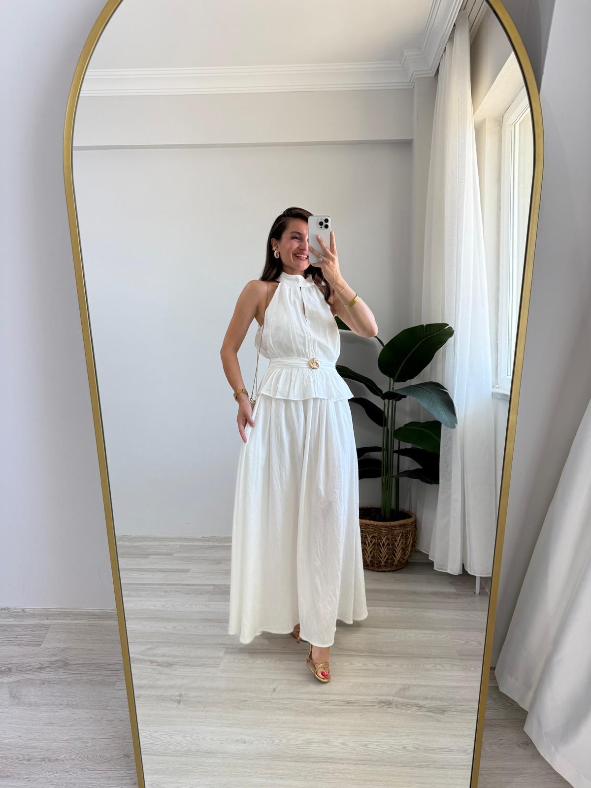Beyaz Ön Toka Detaylı Halter Yaka Bluz Etek Takım 906234