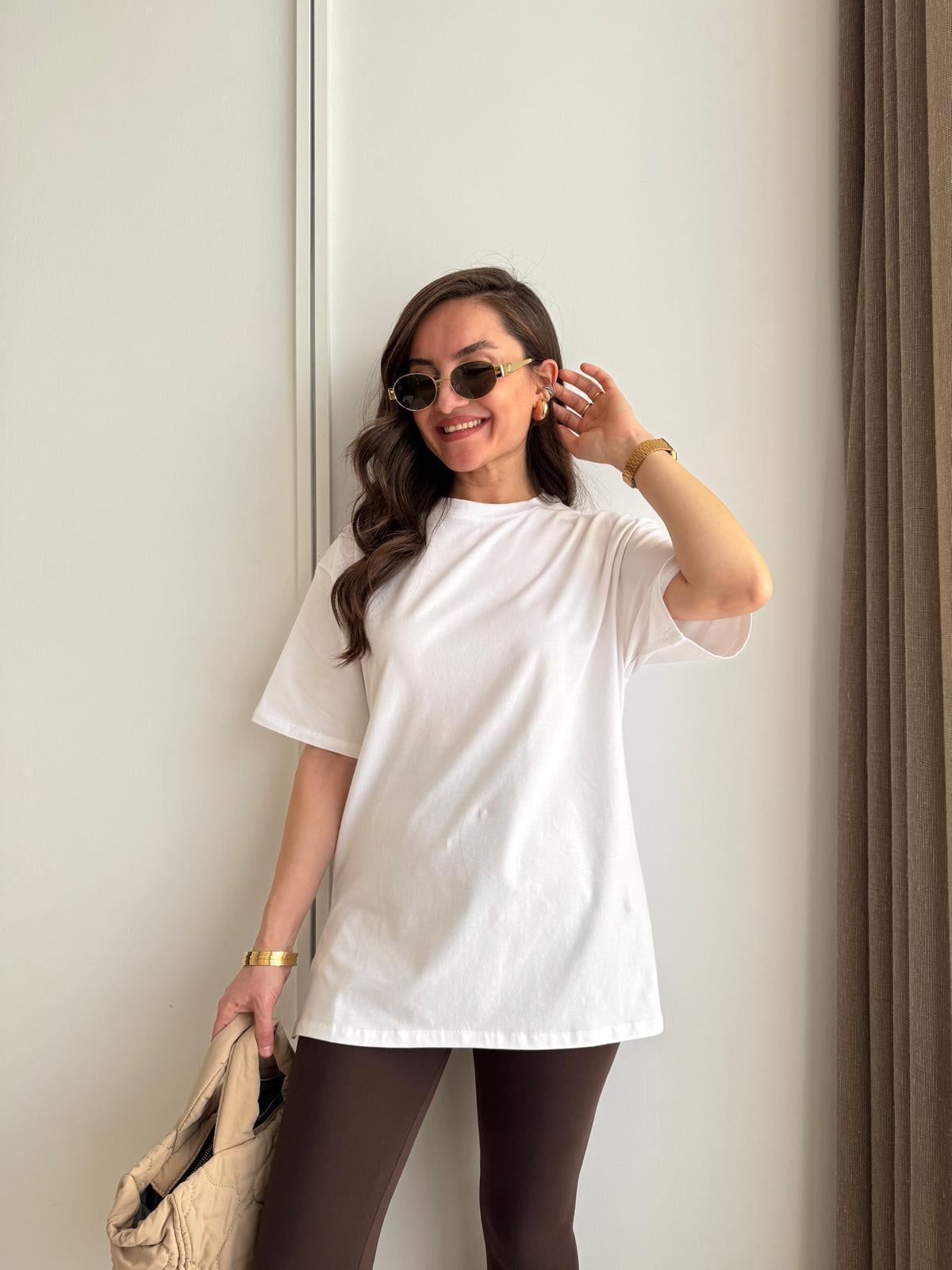 Beyaz Orjinal Marka Yanları Yırtmaçlı Bisiklet Yaka Tshirt 5214