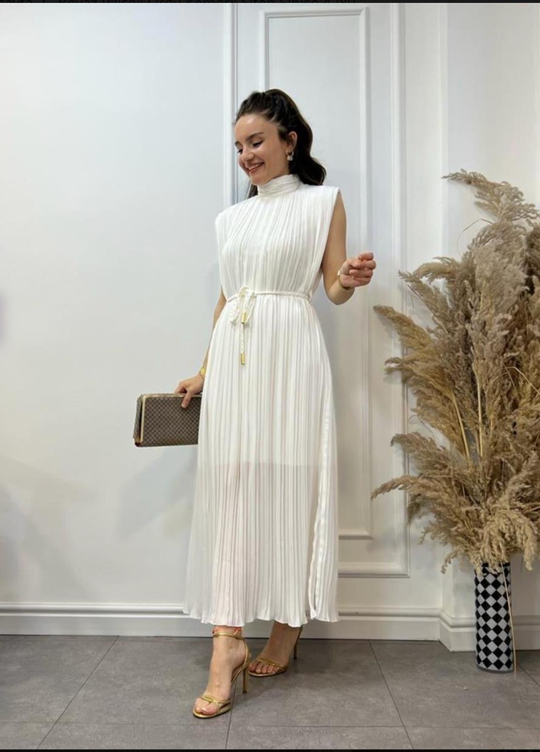 Beyaz Piliseli Örgü Kemerli Şifon Elbise 6146