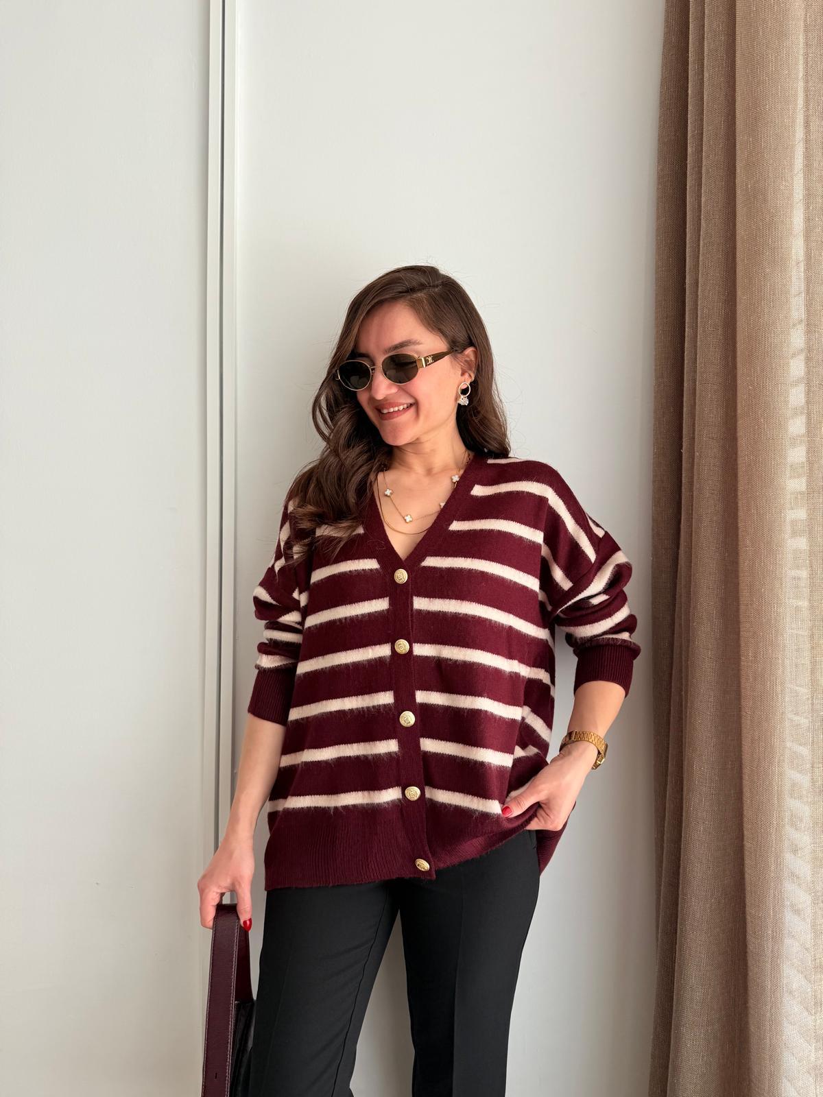 Bordo Gold Düğmeli Çizgili Hırka 241112
