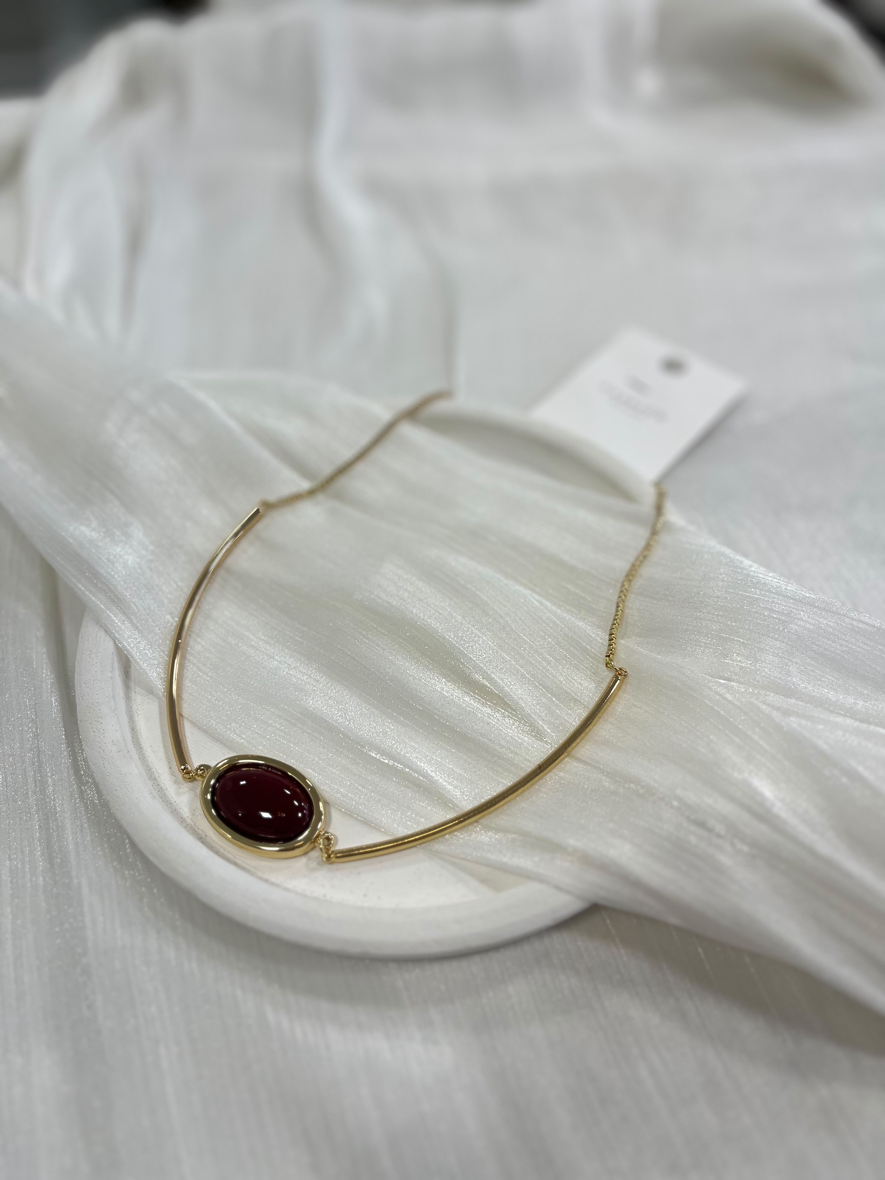 Bordo Kavisli Oval Taşlı Kolye KY04