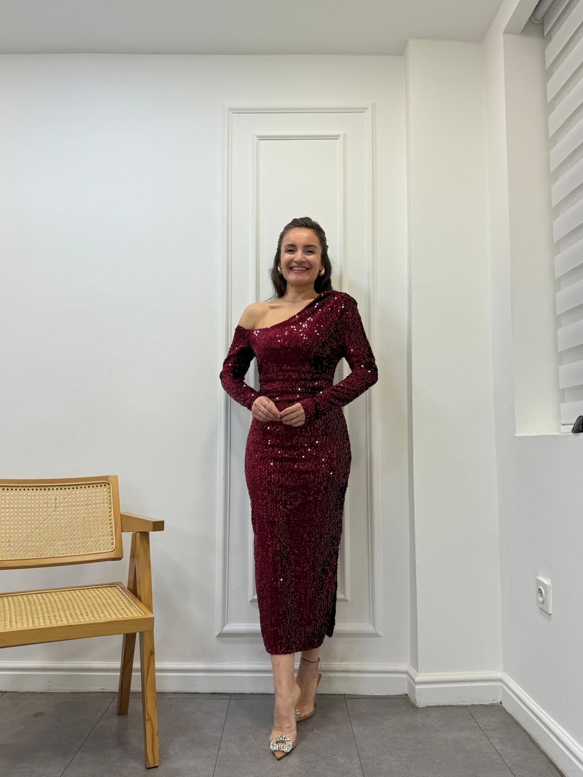 Bordo Tek Omuz Ön Drapeli Payetli Elbise 3650