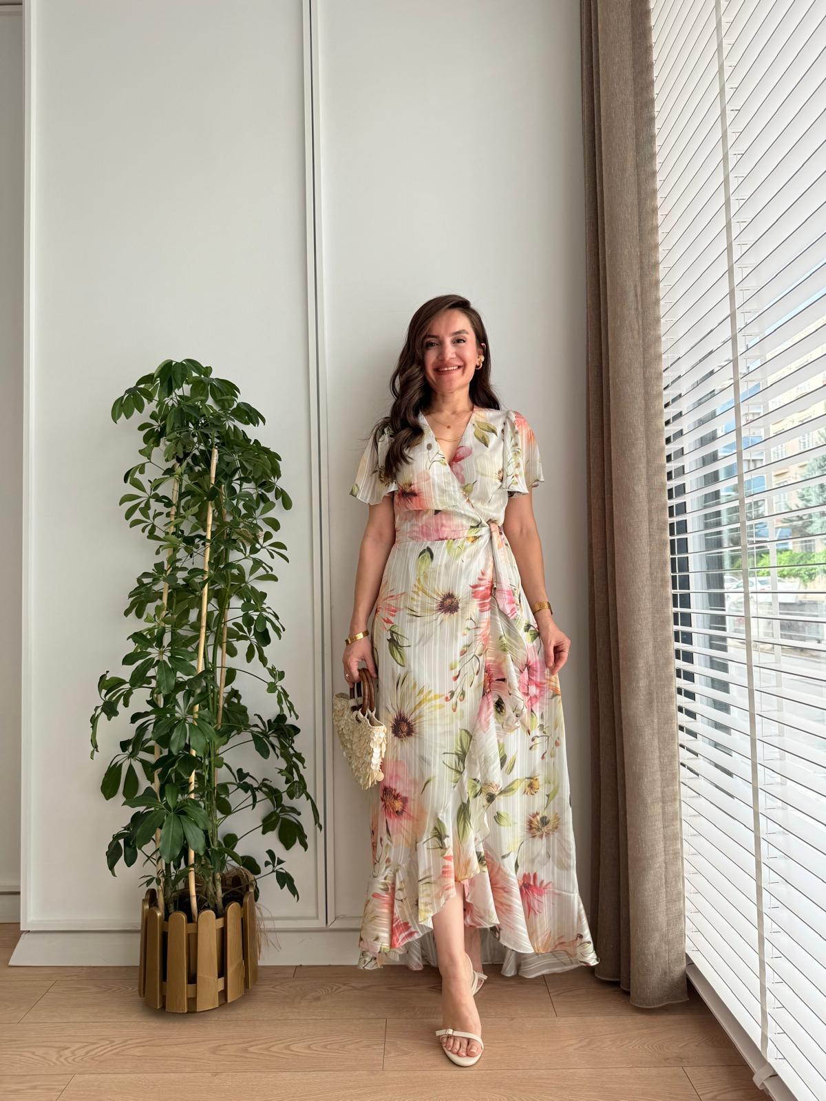 Ekru Çiçek Desenli Volanlı Anvelop Elbise 230