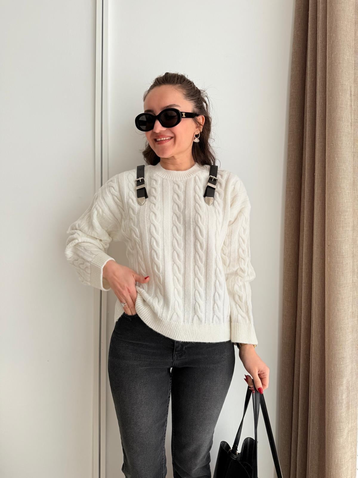 Ekru Kemer Detaylı Saç Örgü Triko Kazak 241232
