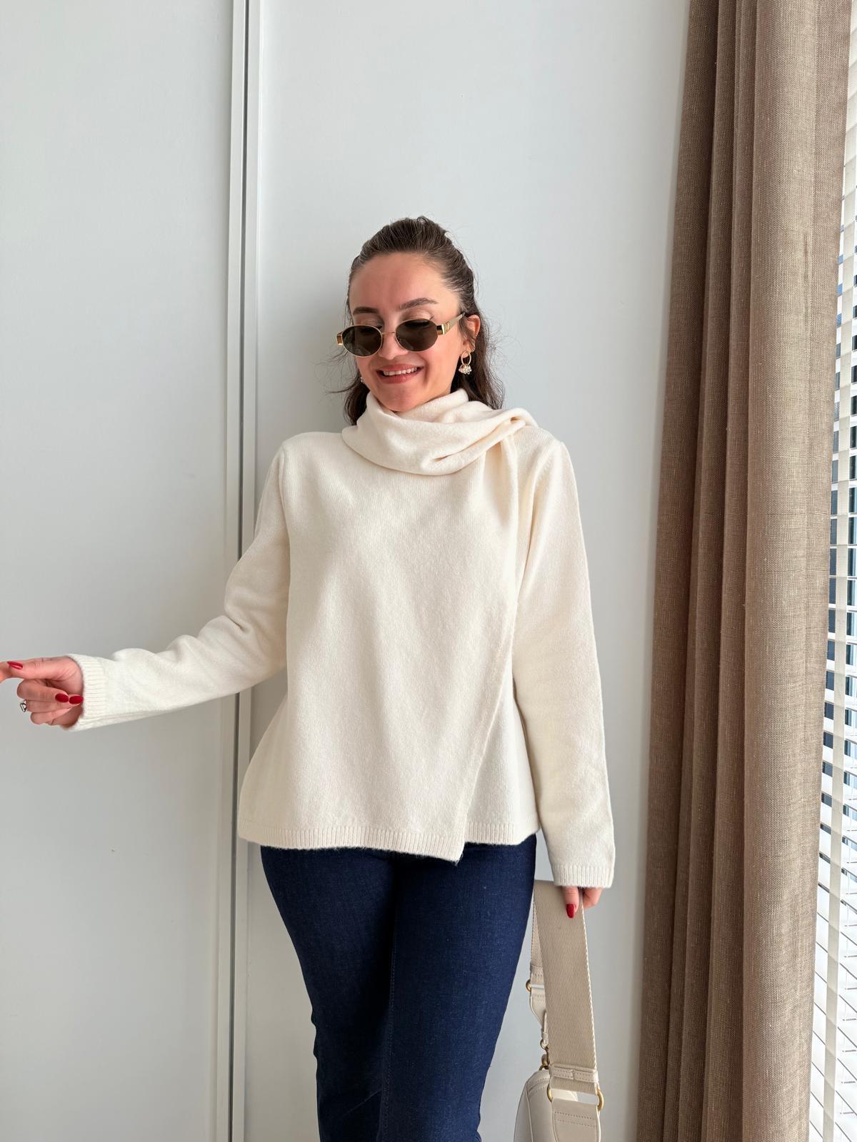 Ekru Kendinden Şallı Triko Kazak 241240