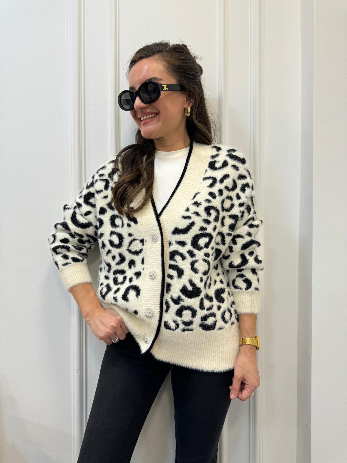 Ekru Leopar Desenli Angora Triko Hırka 7588