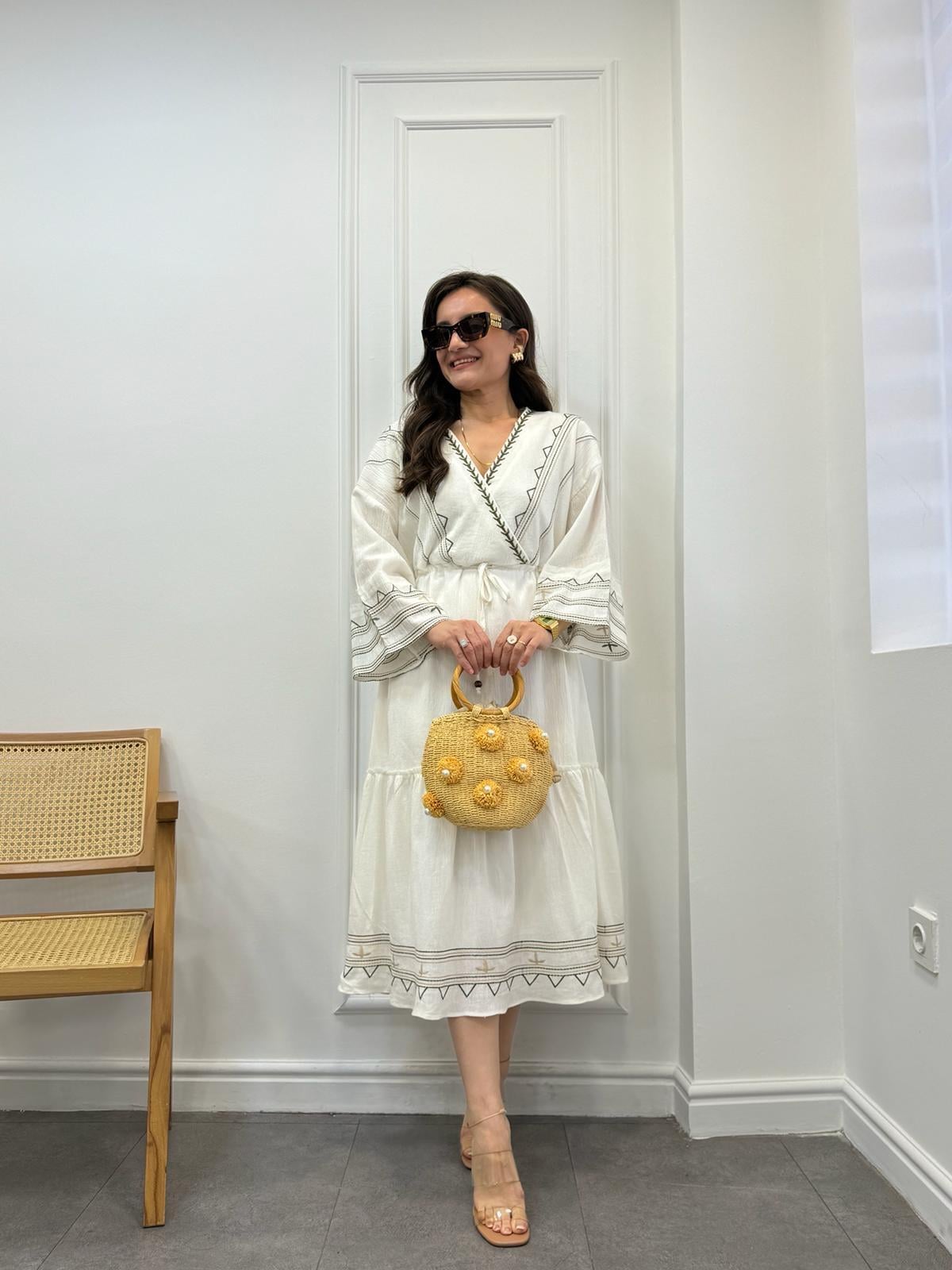 Ekru Nakışlı Tasarım Keten Elbise 3082