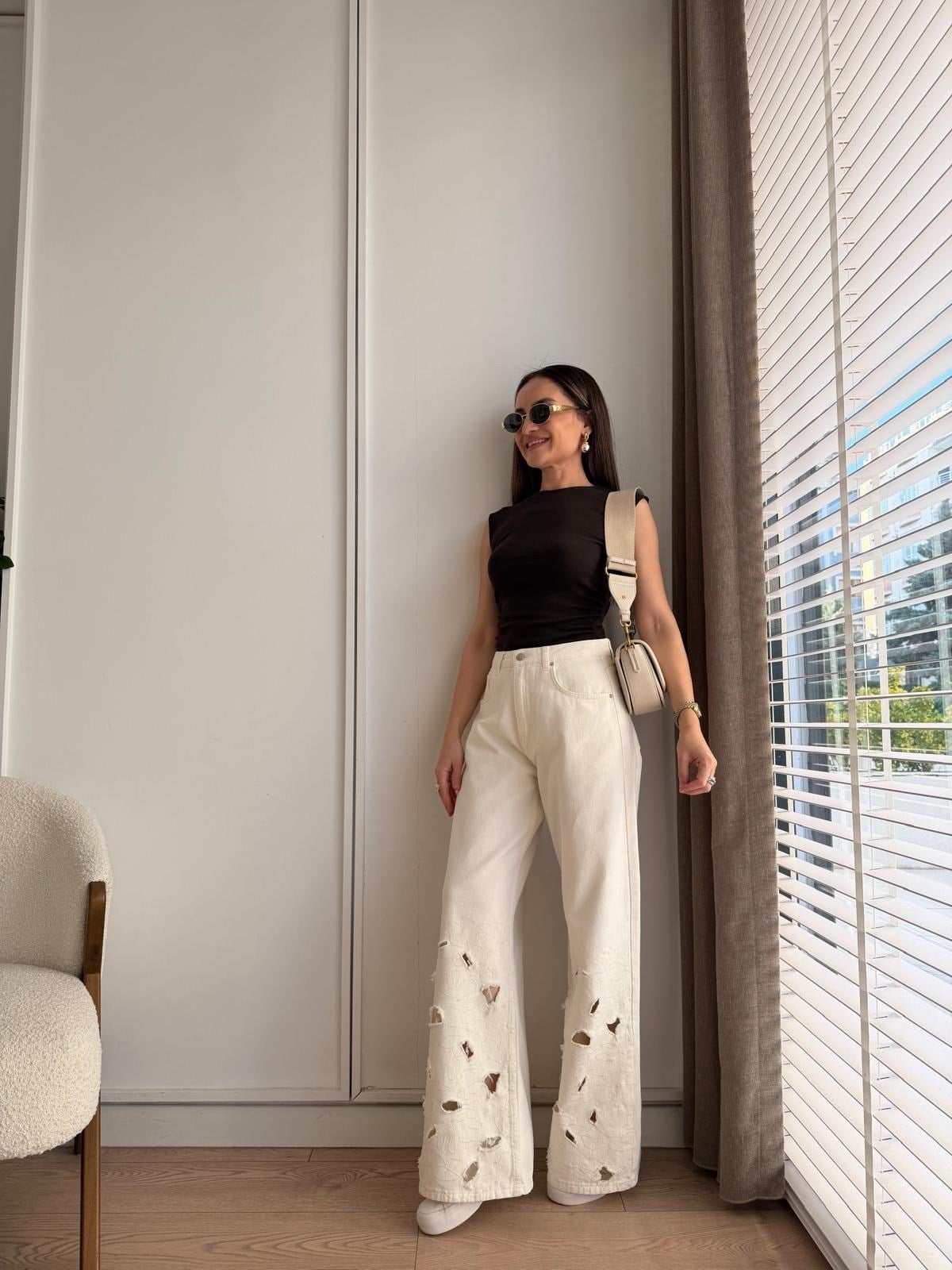 Ekru Nakışlı Tasarım Lazer Kesimli Wide Leg Jean 8272