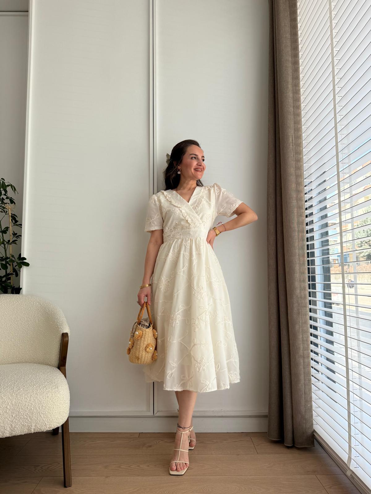 Ekru V Yaka Midi Boy Tasarım Elbise 2101