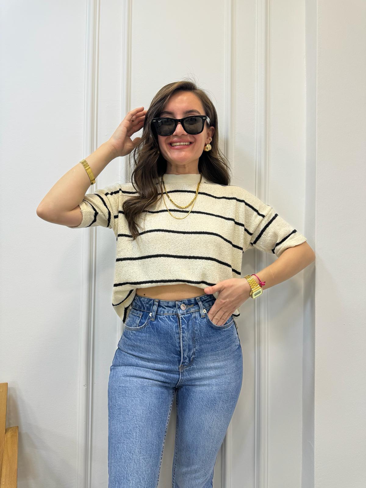 Ekru Yumoş Dokulu Massı Model Çizgili Triko Bluz 5168
