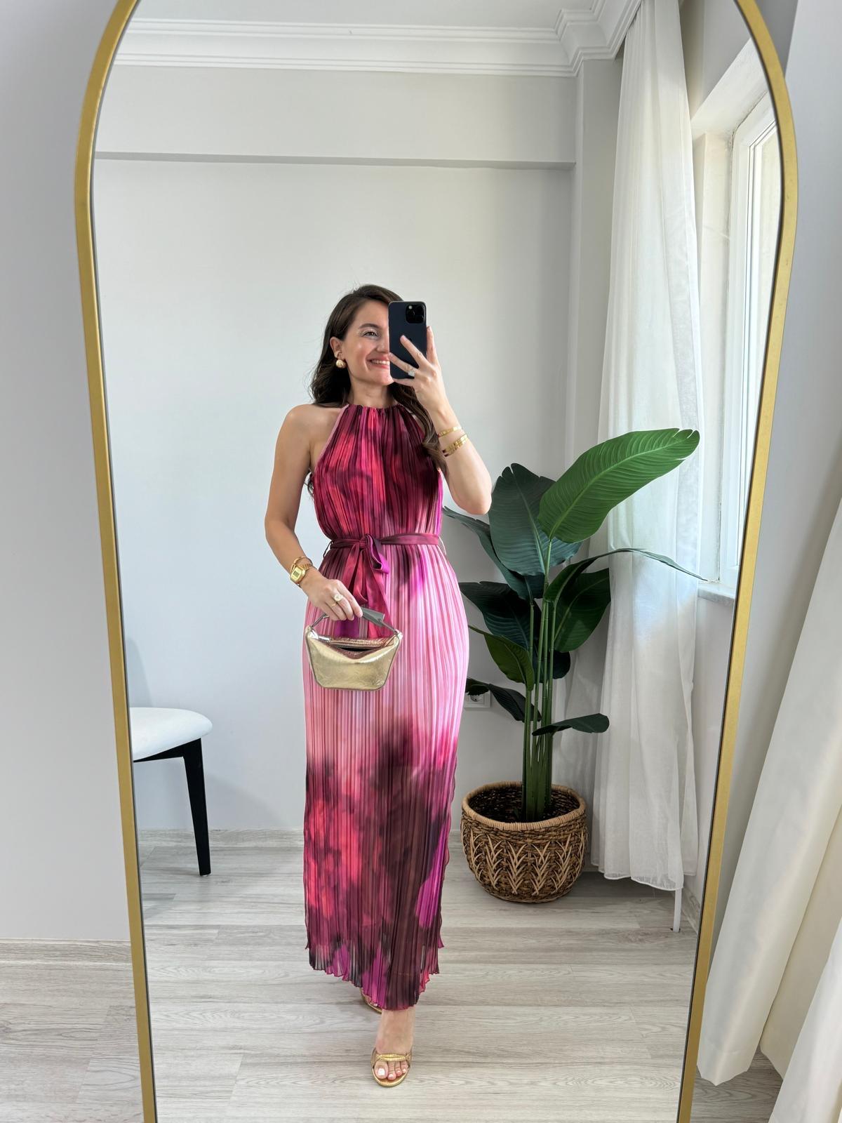 Fuşya Halter Yaka Kuşaklı Piliseli Elbise 2334