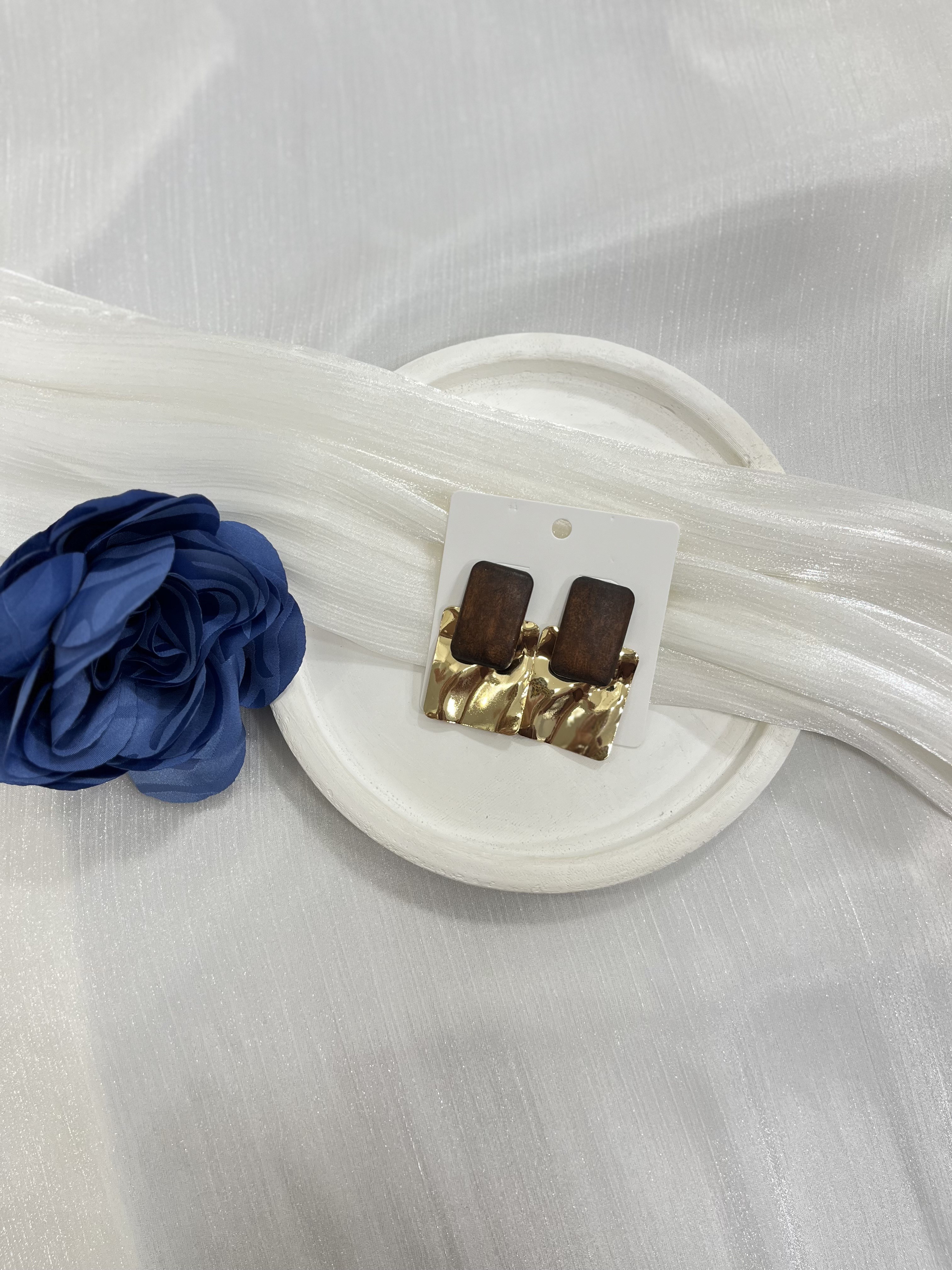 Gold Ahşap Plaka Detaylı Küpe KP32