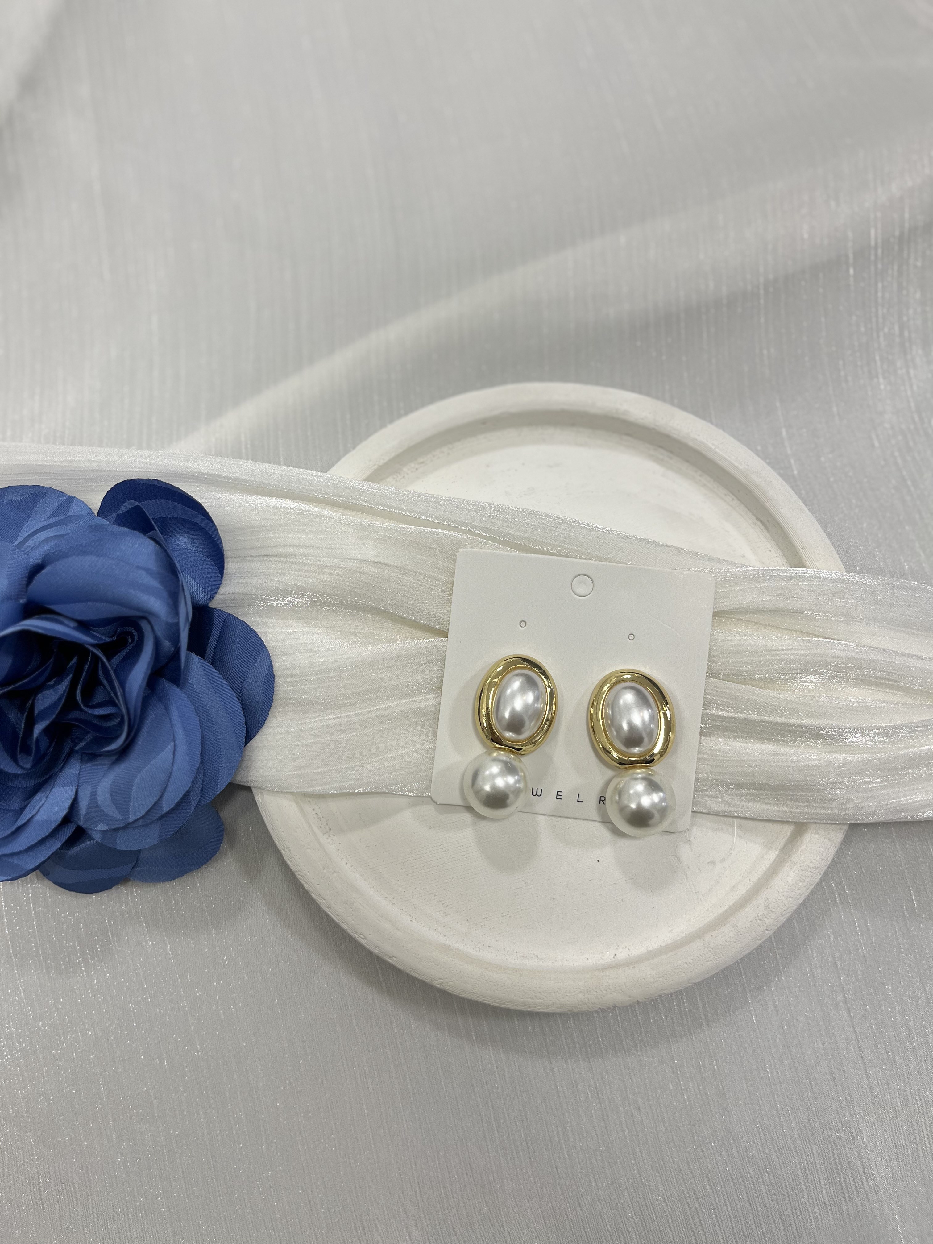 Gold Çerçeve Detaylı İncili Küpe KP35