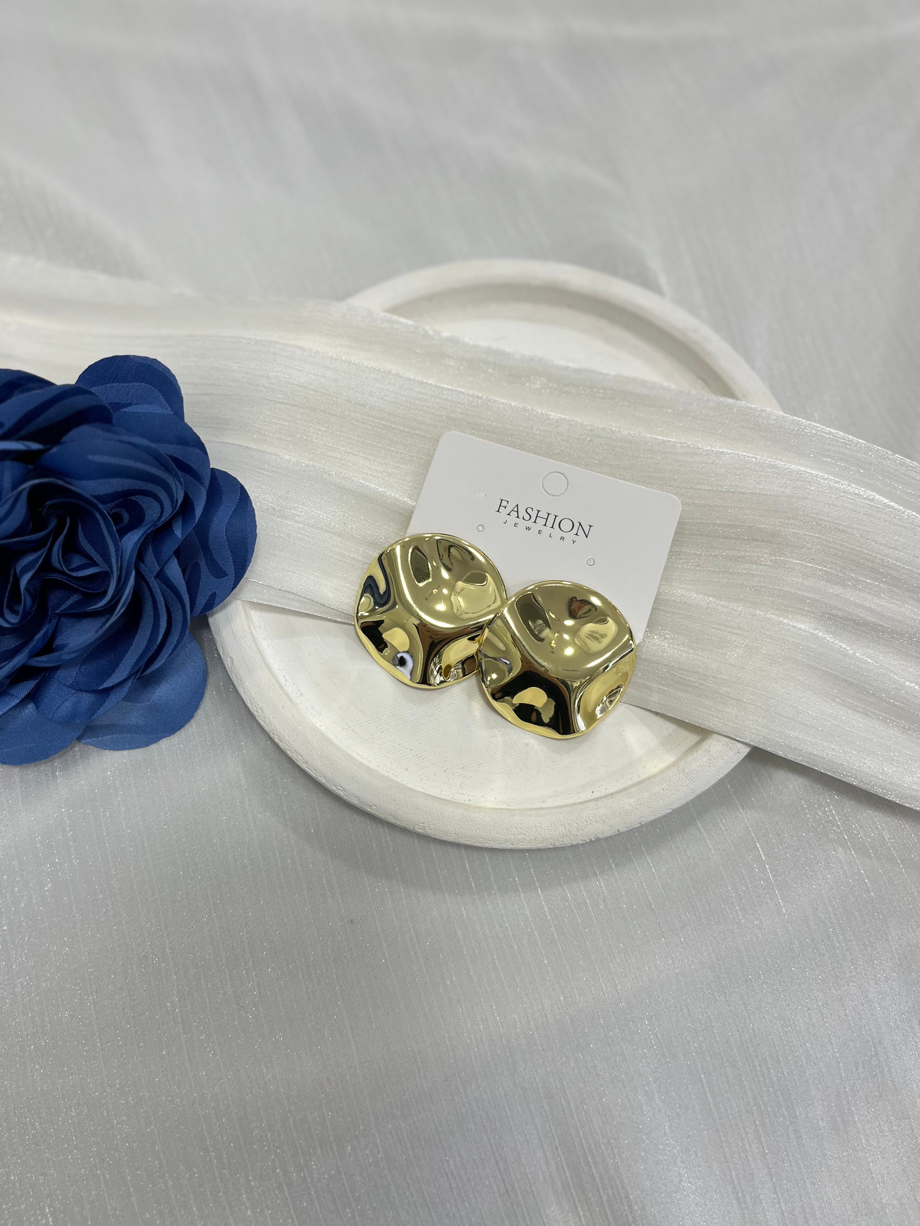 Gold Dalgalı Yuvarlak Küpe KP06