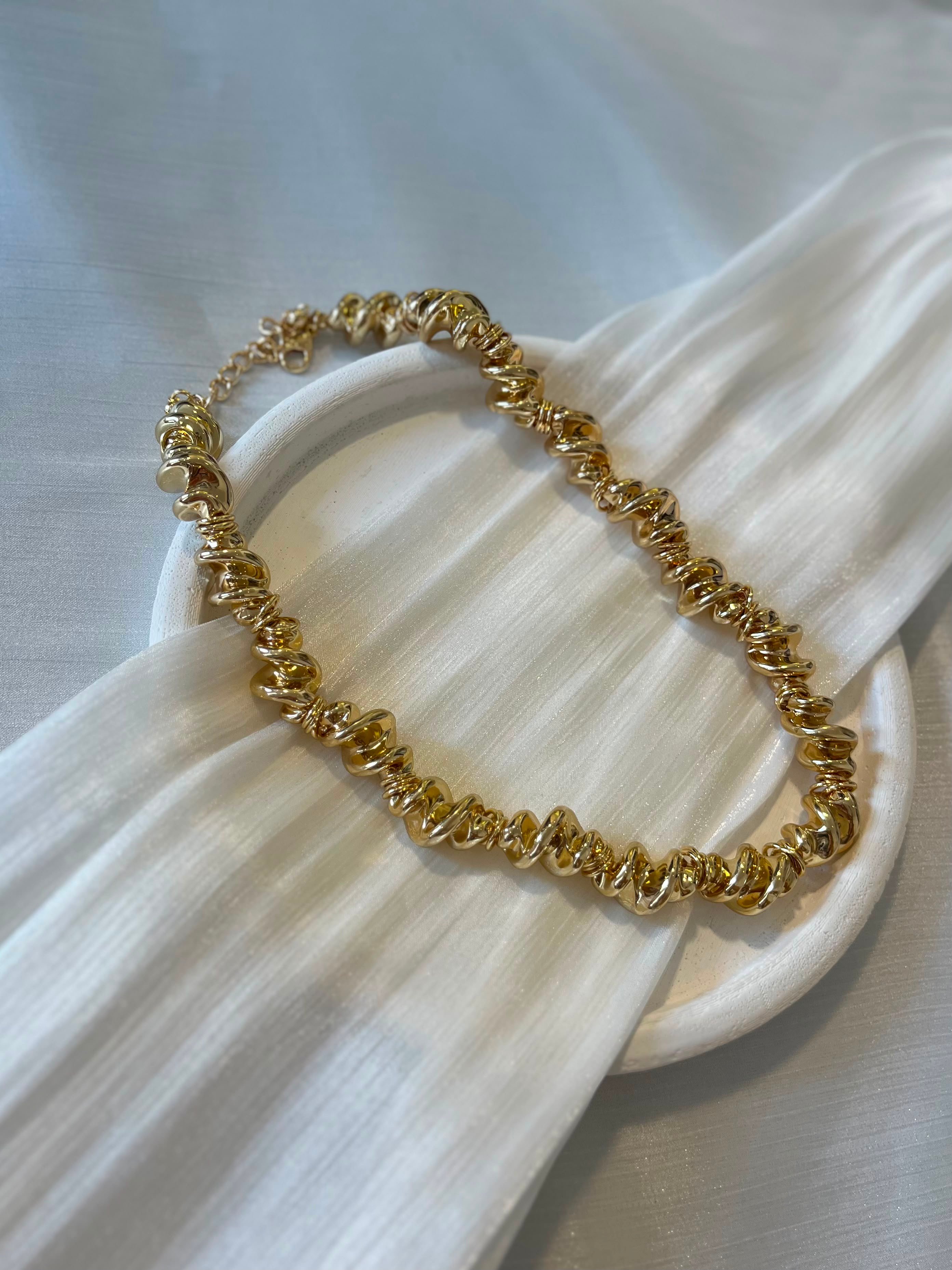 Gold Hacimli Kıvrım Kolye KY15