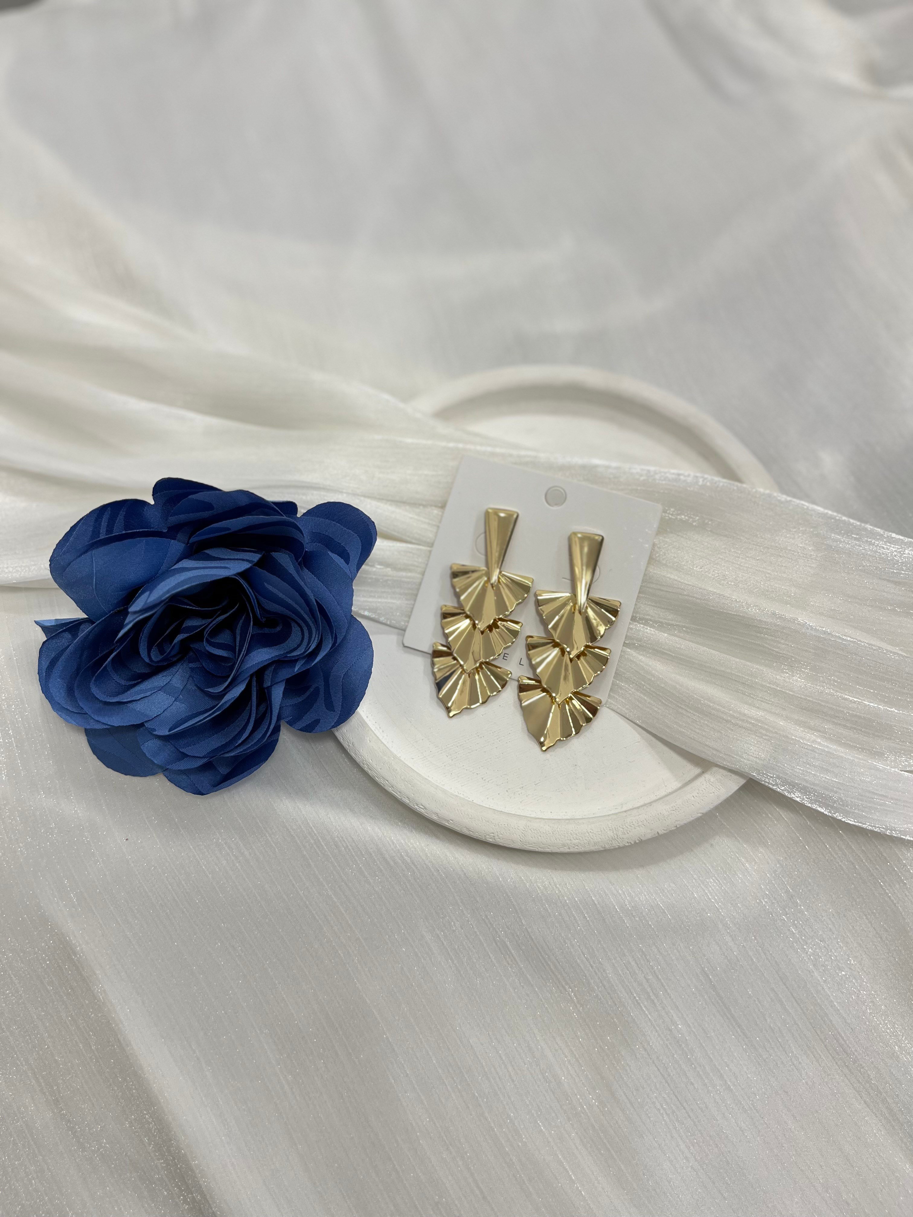 Gold Sallantılı Yaprak Küpe KP13
