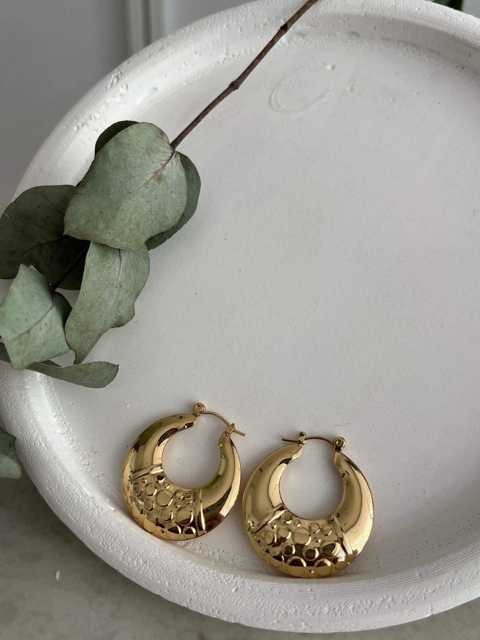 Gold Yarım Dokulu Halka Küpe ST3