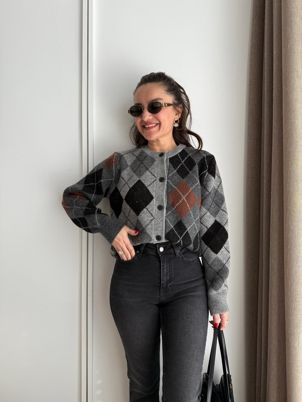 Gri Bisiklet Yaka Baklava Desen Triko Hırka 241150