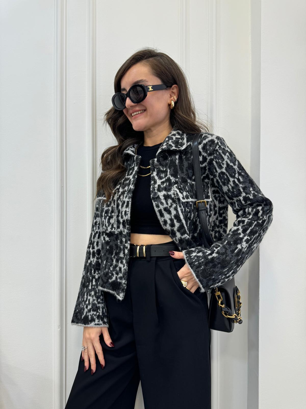 Gri Leopar Desen Cepli Triko Ceket 2402