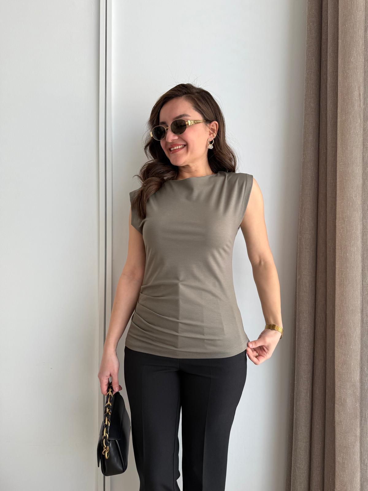 Haki Bel Drape Detaylı Kayık Yaka Bluz 28757