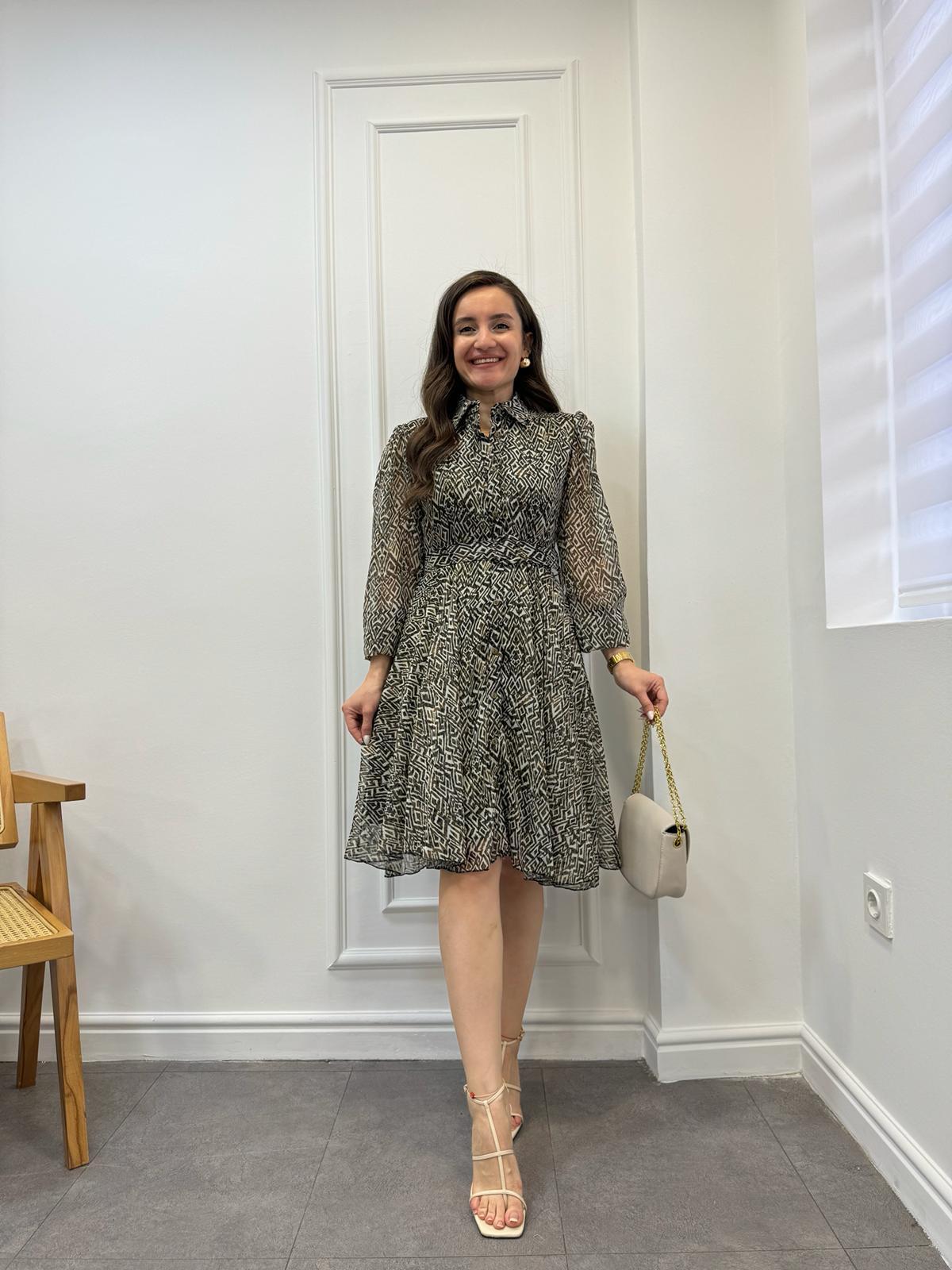 Haki Desenli Önü Düğmeli Kemerli Elbise 3010